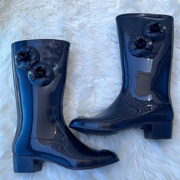 Authentic NWOB Chanel Navy Blue Rubber Camellia Flower Rain Boots - Picture 6 of 16